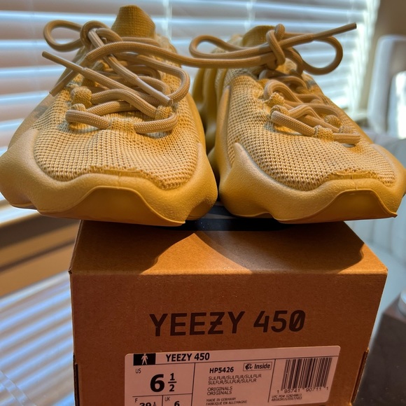 Yeezy 450 - Picture 2 of 5